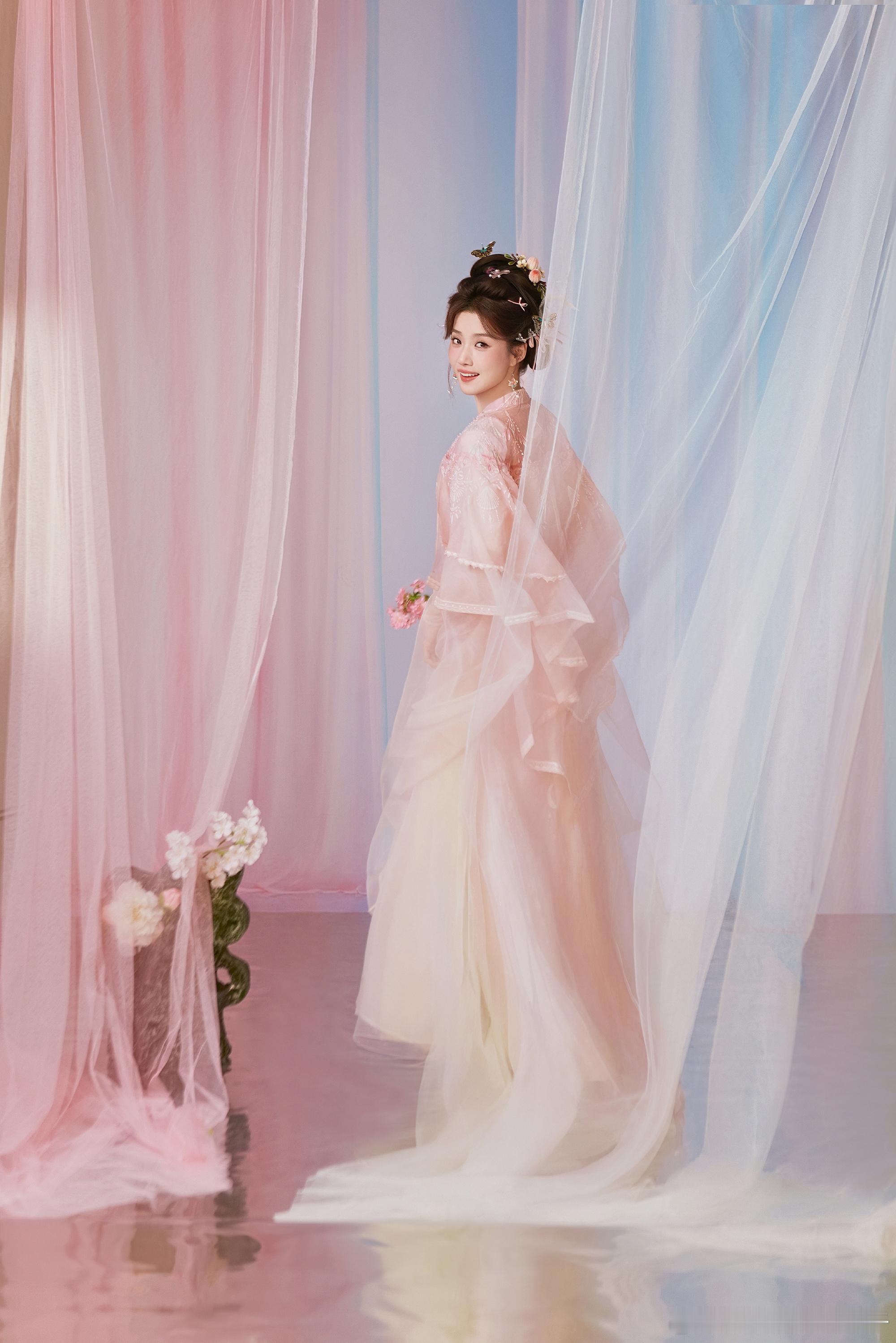 央视官宣卢昱晓 卢昱晓这套古装造型真的太惊艳了吧