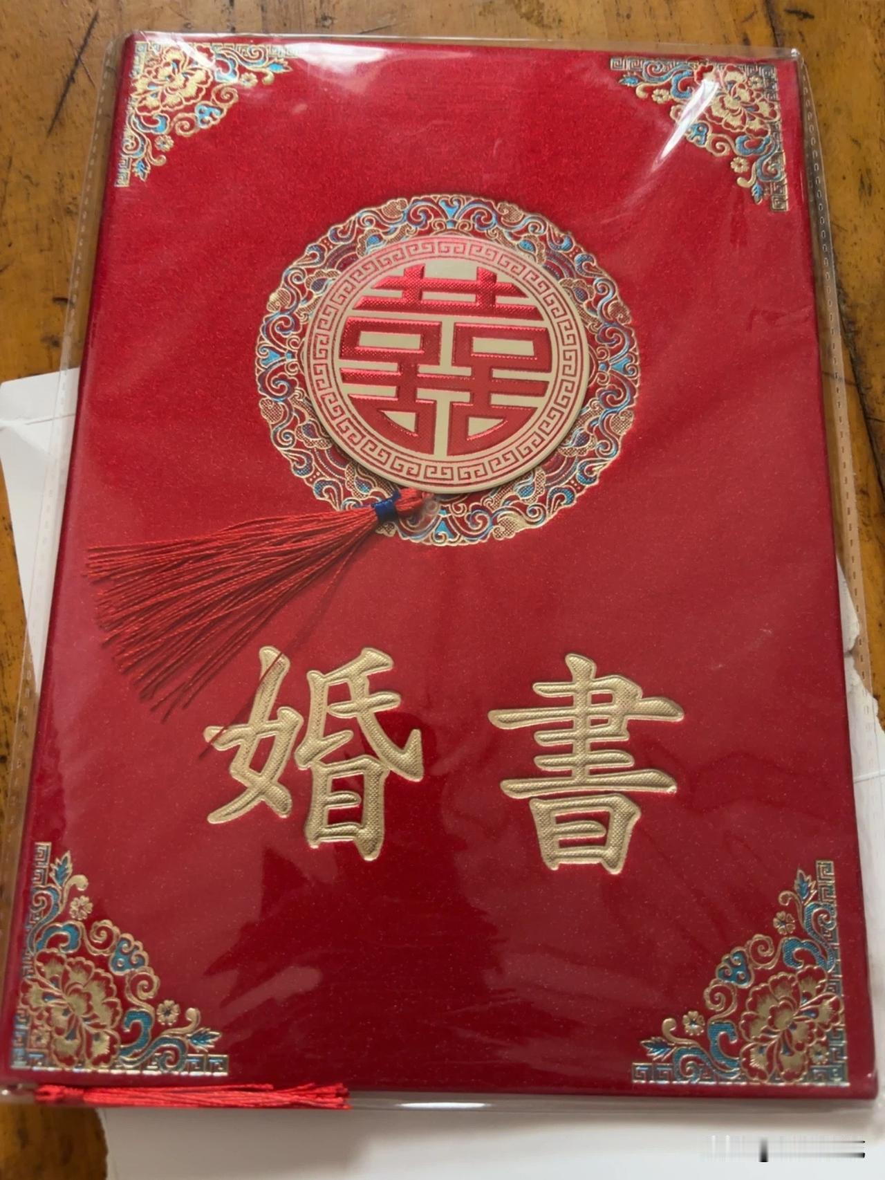 聘礼10万，订婚8万8，买房买车：这对儿普通夫妻有实力！

昨天午休时间有两口子