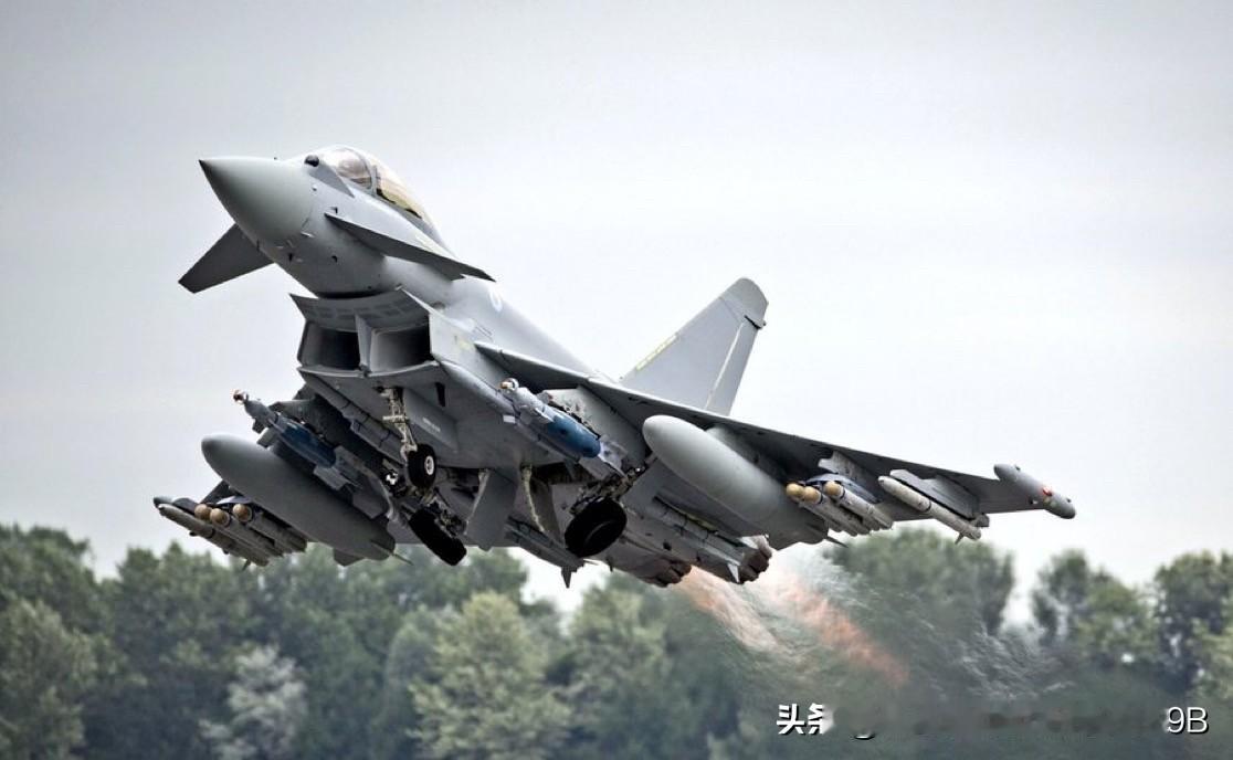 突发新闻：
英国已向卡塔尔部署了4架配备导弹的台风战斗机，以对抗伊朗。