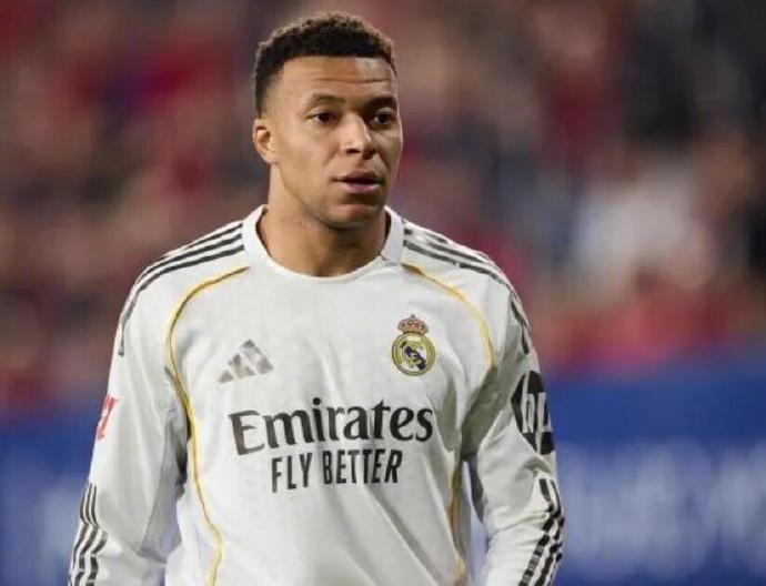 突然多了一些姆巴佩球迷希望打破C罗的记录，没关系，反正也是迷弟，不过是所有人排名