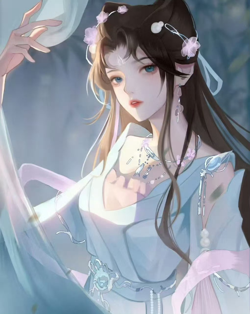 焰灵姬1124生日快乐  天行九歌焰灵姬焰灵姬素衣温婉伴花香，赤翼凌云对月苍。幽