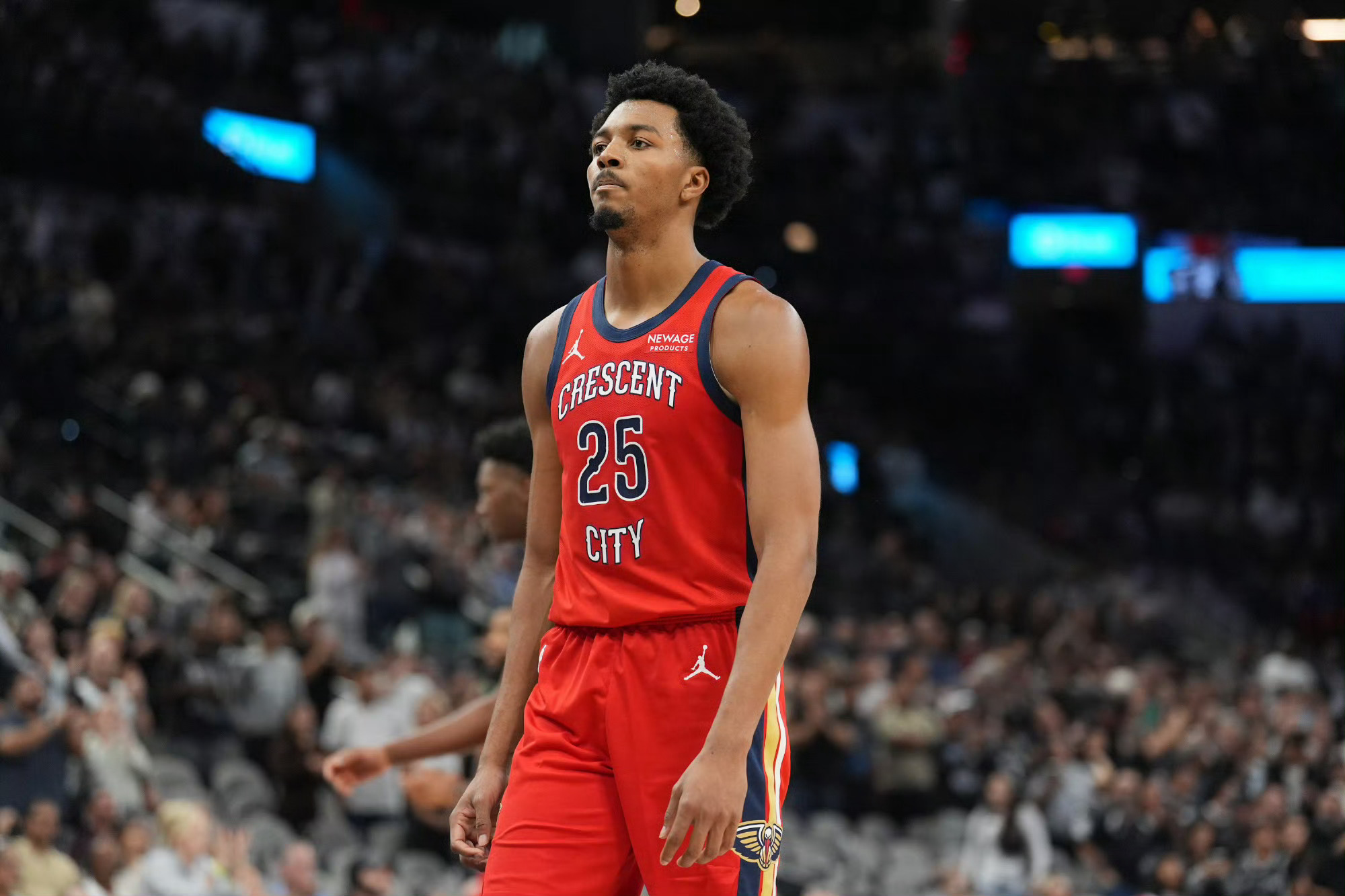 MikeAScotto ：金州勇士队和波特兰开拓者队正在密切关注特雷·墨菲。 n