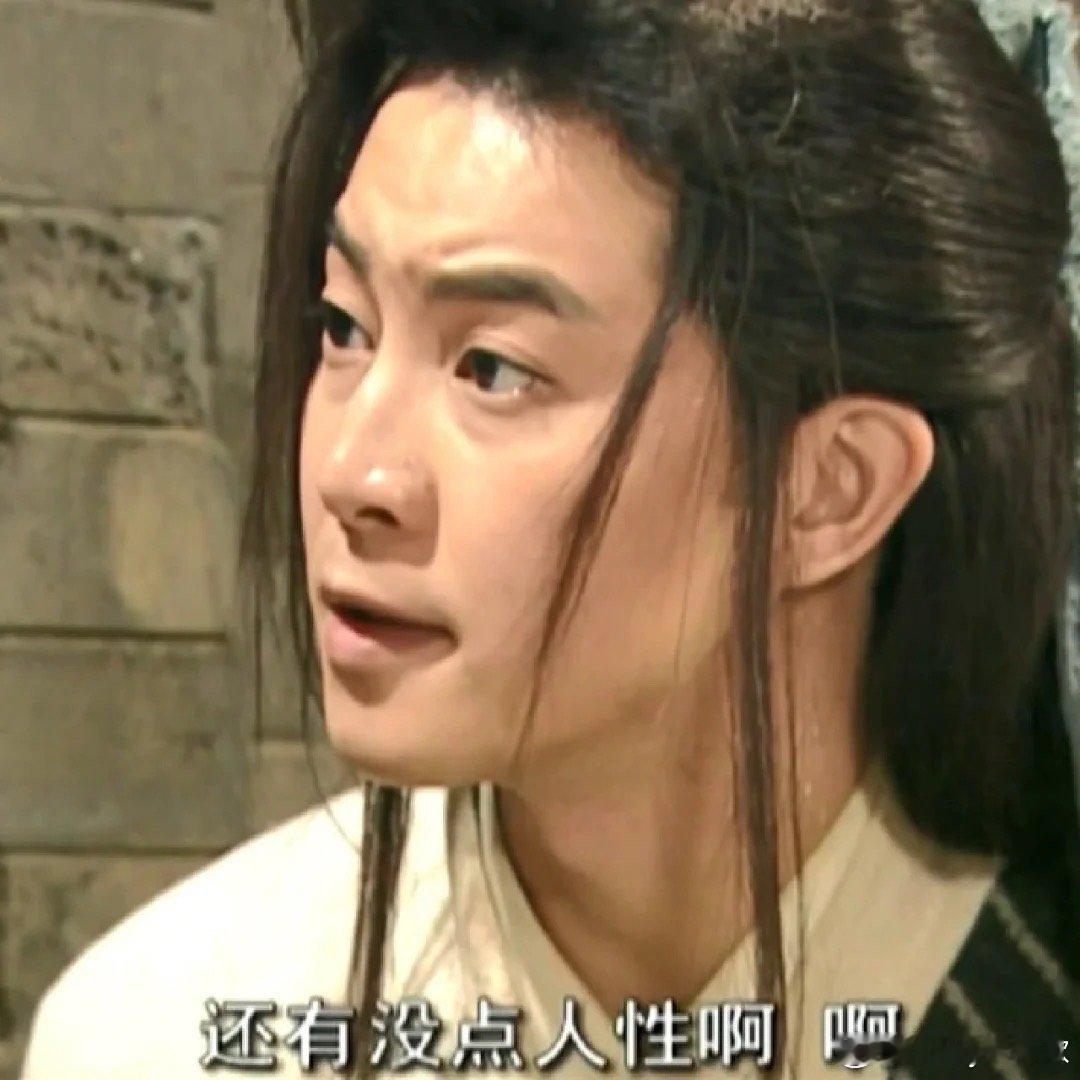 投篮彻底没自信了，外线两位能投三分的，空位不敢投了，最后转给张皓嘉投！张皓嘉：？