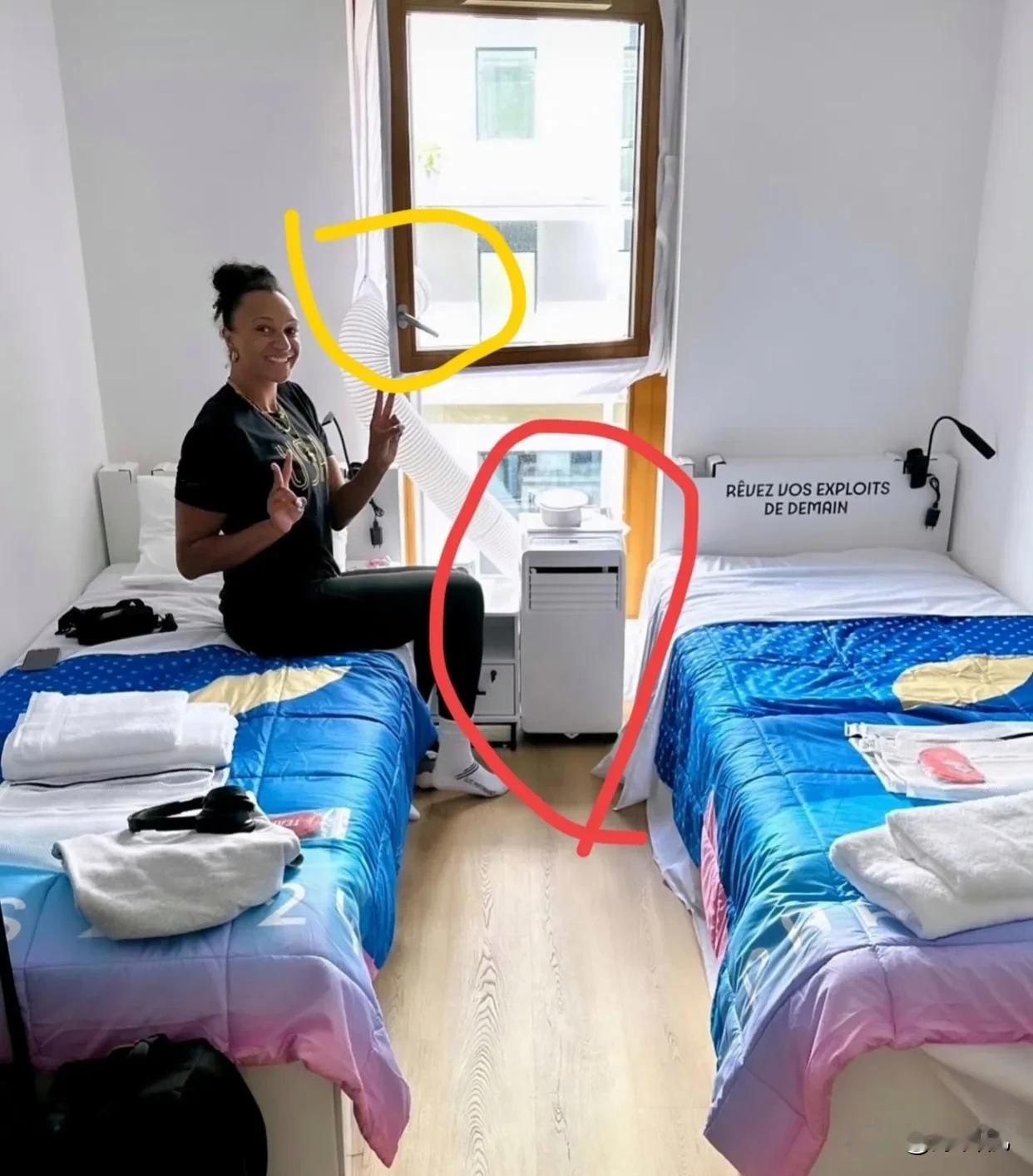 惊呆了！这就是巴黎奥运村的住宿条件，图片中是中国女排朱婷在俱乐部的伙伴，叫华盛顿