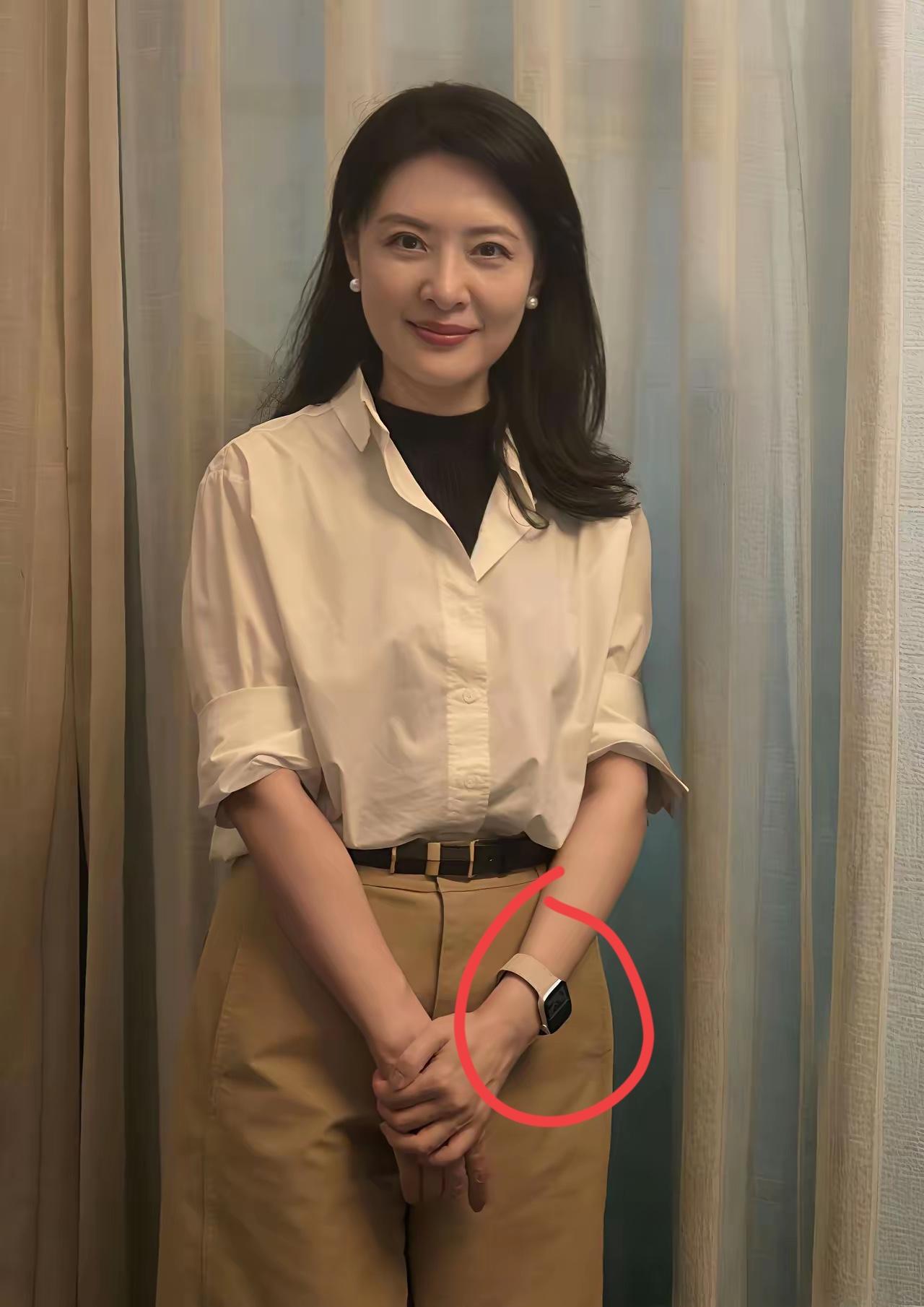 周涛这个手表是什么牌子的，非常好看，应该挺贵的