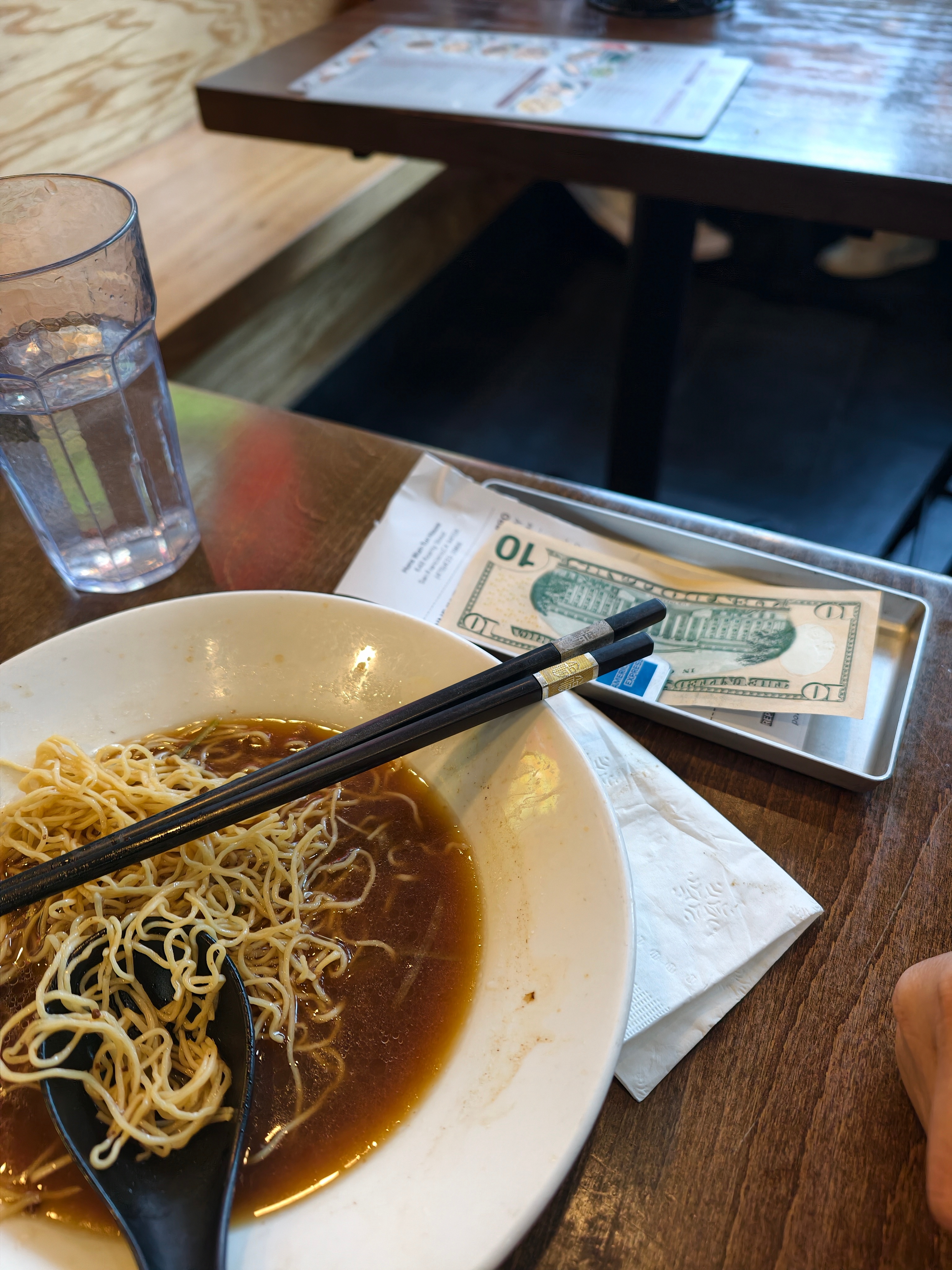 昨天旧金山朋友带我去唐人街吃的一家餐厅，进去很丝滑的用中文交流，要不是旁边坐着几