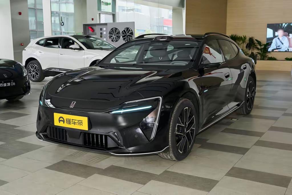 🚗 说句实在话，对比同价位的车型，阿维塔06T的价格其实挺有竞争力的，全系标配