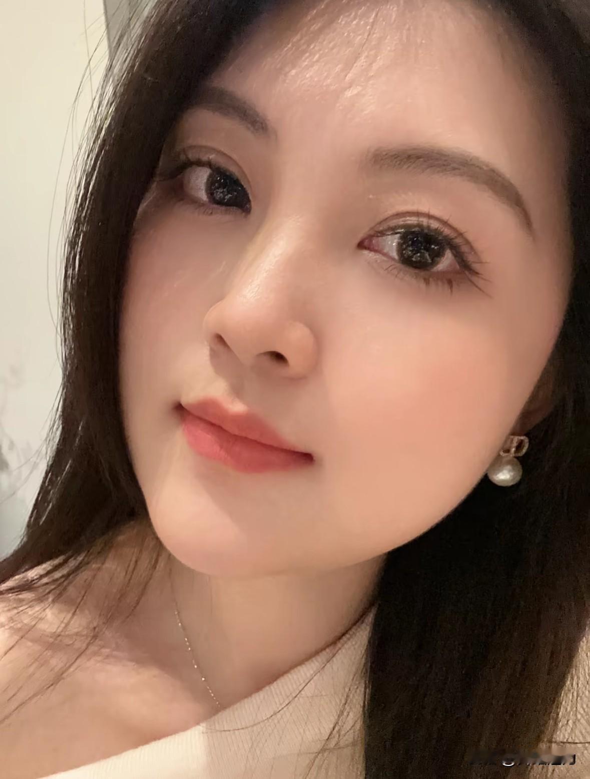 状态在线的日子，连风都变温柔啦。不用追赶谁的脚步，安安静静做自己，就很好。

慢