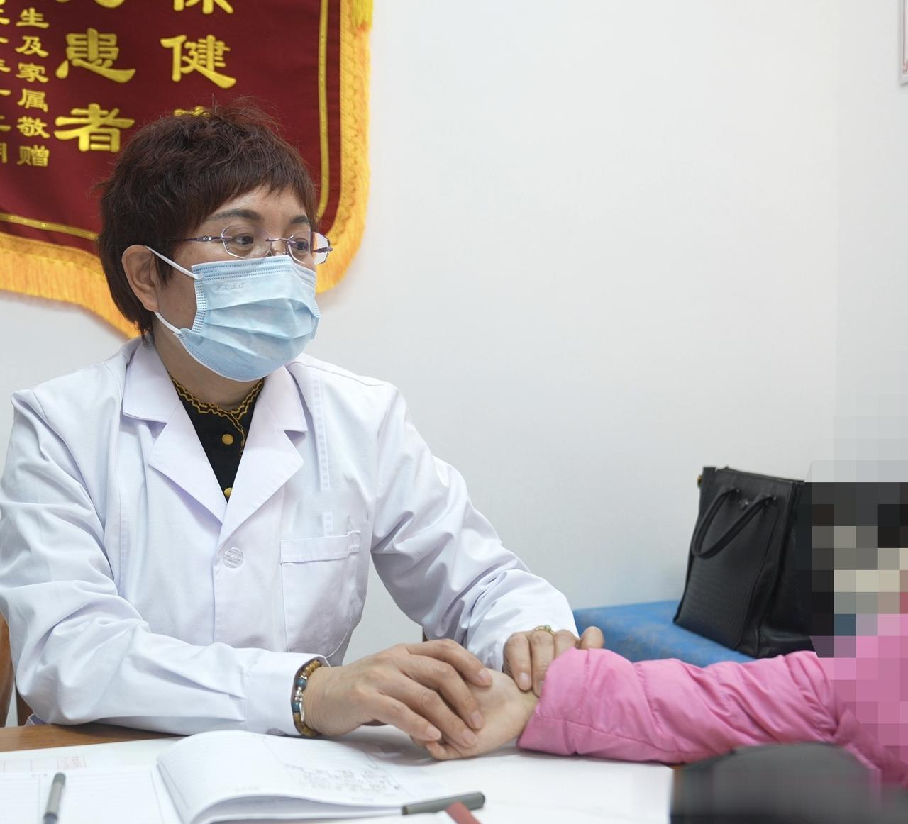 中医调理有妙方！干预2个月，孩子脾胃明显改善，身高也长了2公分！

初诊时，这个
