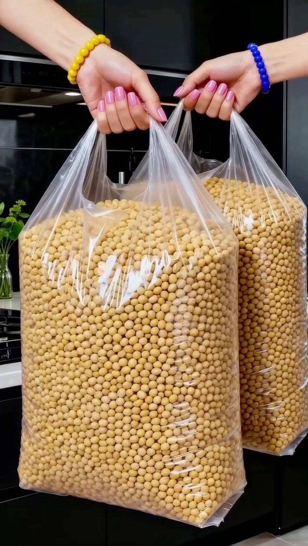 ［乐北黄昱-醇查饱满） 源自黑土地自然滋养，颗粒圆润金黄，豆香纯正浓郁...