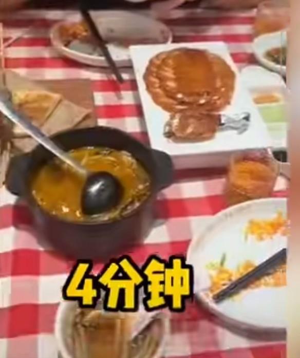 风波过后，女子到西贝用餐：点了343元的菜，四分钟上完!
4分钟上齐，你跟我说你