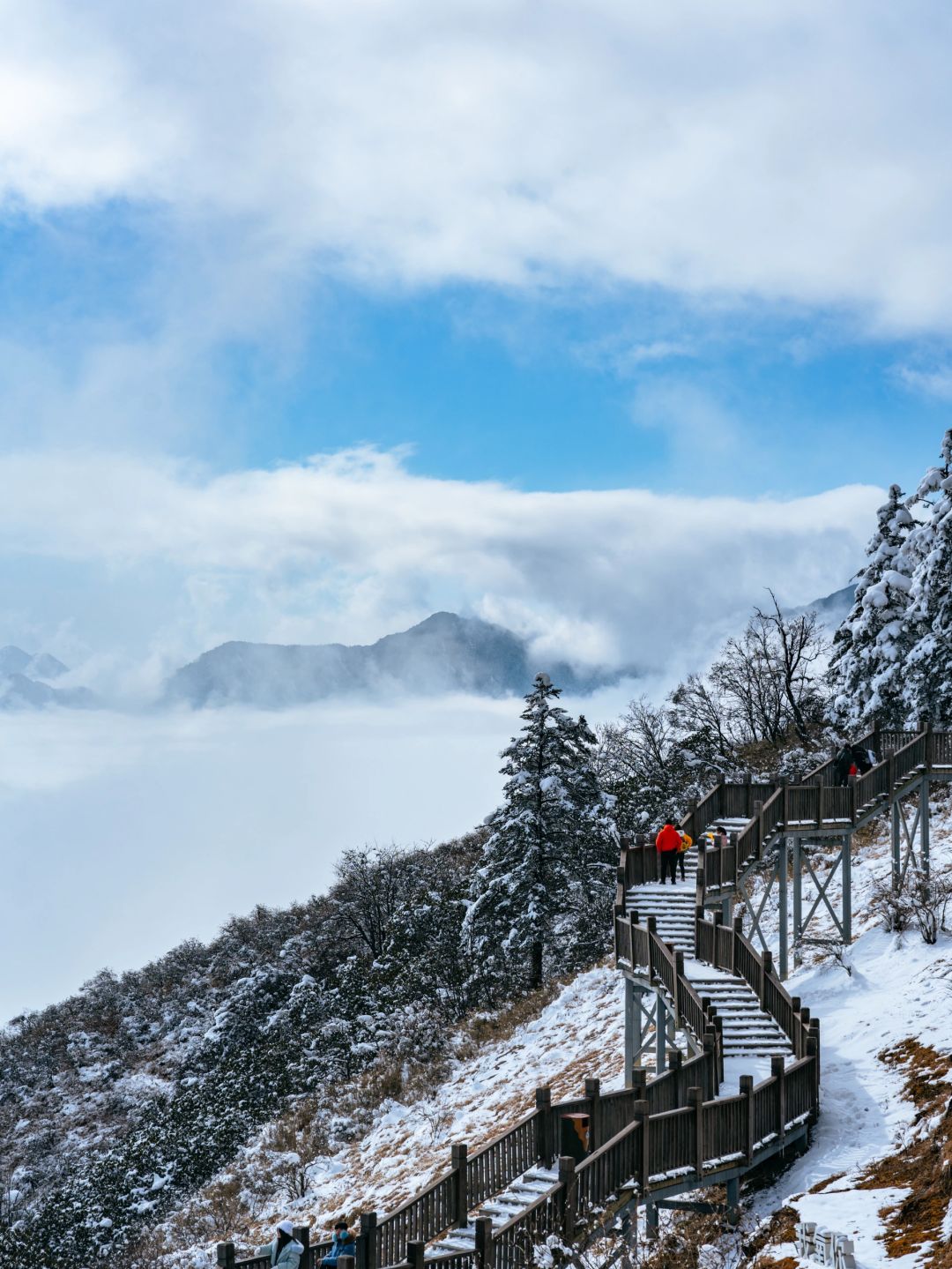 成都1.5h❄️ | 人间秘境 🏂🏻滑雪♨️泡温泉