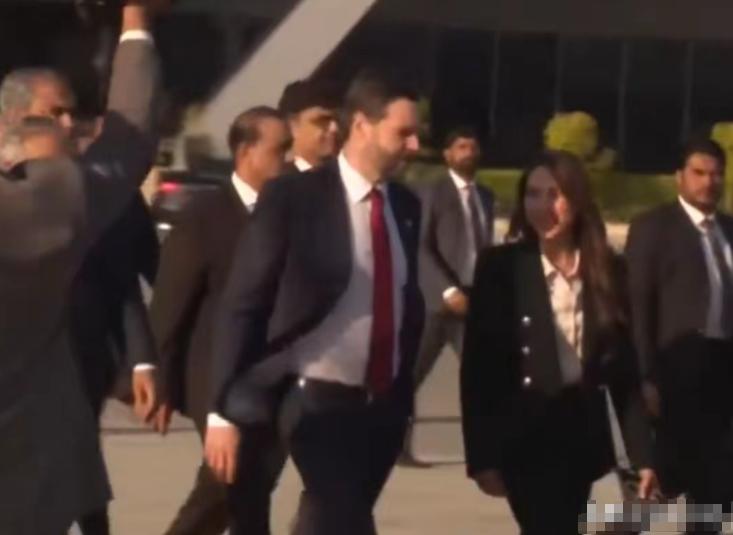 谈崩了！万斯并非无功而返！特朗普失去一张关键性“王炸”

4月12日，美国和伊朗