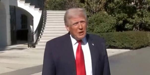 特朗普表示，和伊朗签不签署协议，我完全不在意；倘若中国向伊朗输送武器，必将为此付