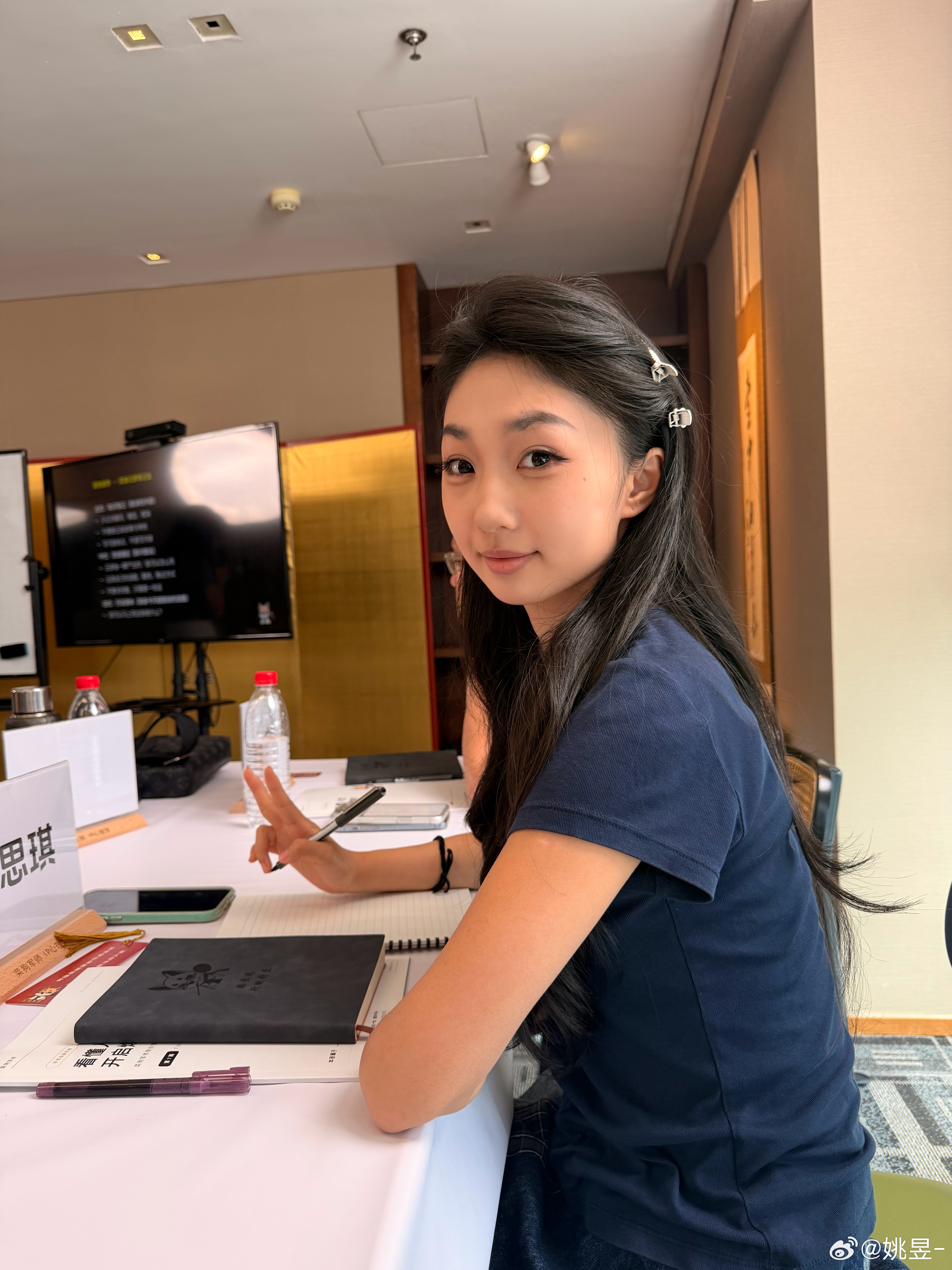 今天带来上编导课，对做内容有个基础的理解哈哈哈，妹妹也挺惨，本来放暑假的，早上7