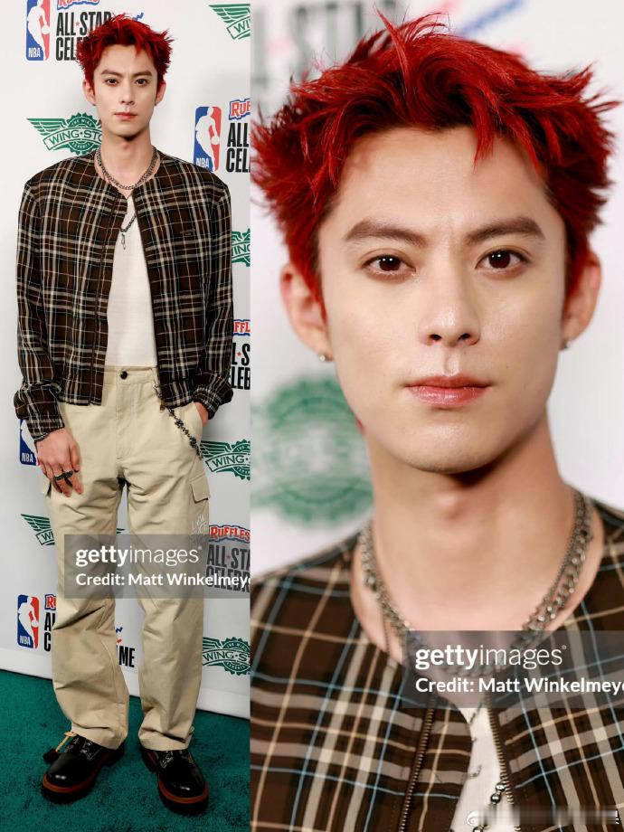 王鹤棣比马丁大十岁春节刷到宝了太惊喜了！打破次元壁的瞬间王鹤棣比马丁大十岁，却依