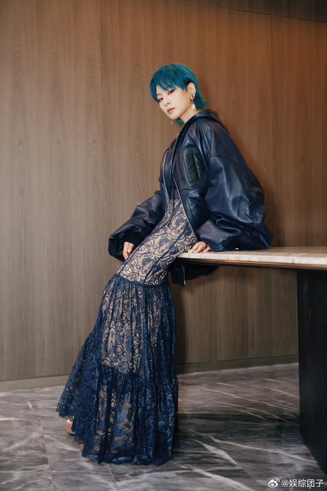 周笔畅新歌stupid MV 周笔畅的《stupid》MV看似轻松的旋律背后藏着