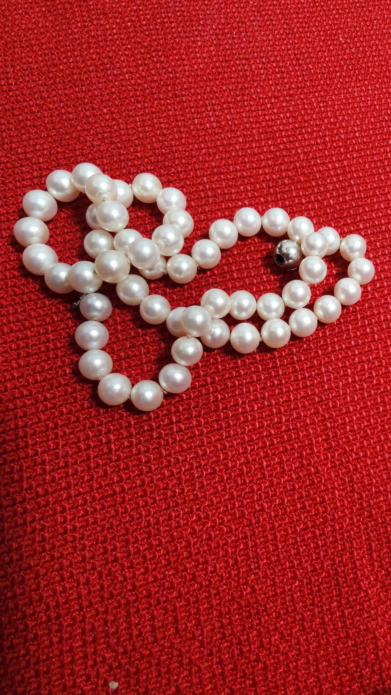 喜欢珍珠的温润，大气端庄，熠熠生辉，点缀你的美。