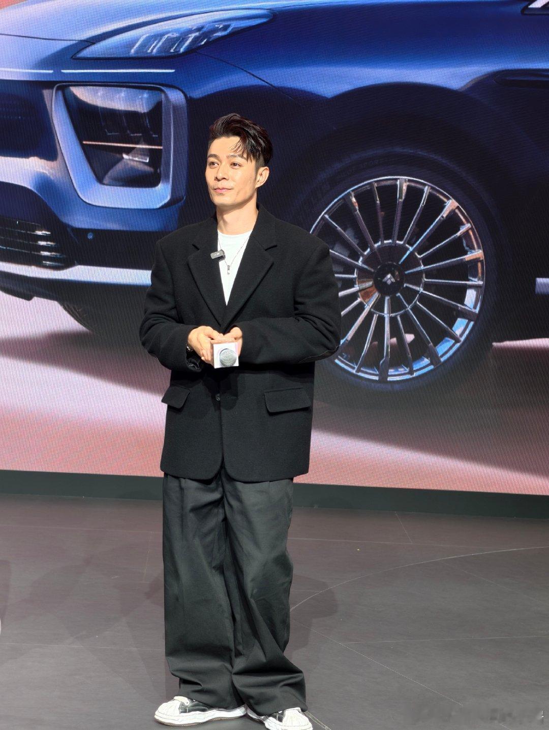 近距离见到周柏豪了大湾区哥哥就系靓仔  