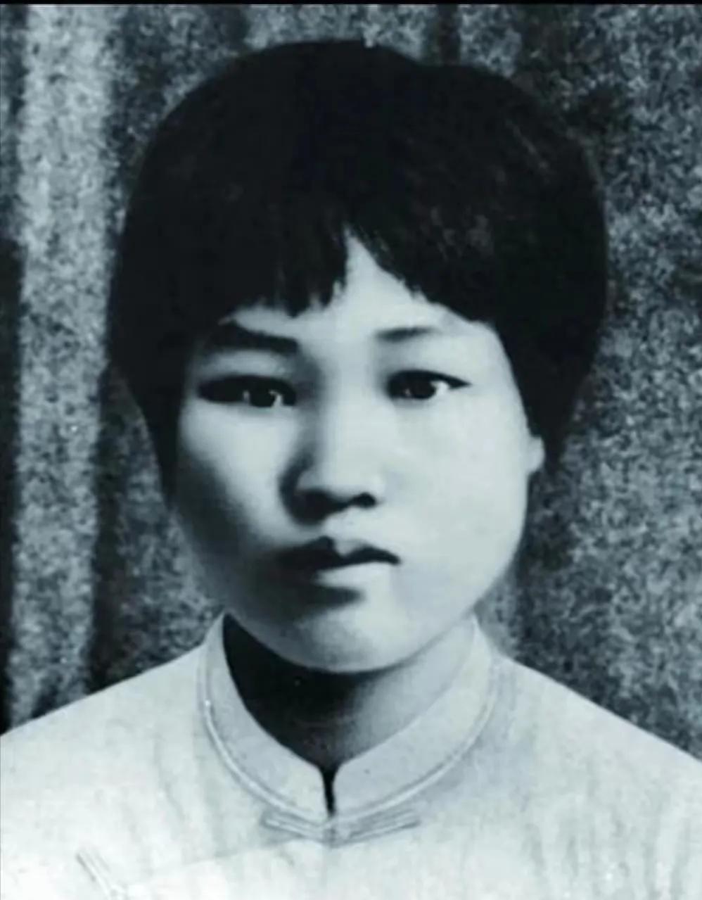 杨开慧牺牲后，是谁收殓了她的遗体？是19岁的女子郑家娟！
 
1930年11月1