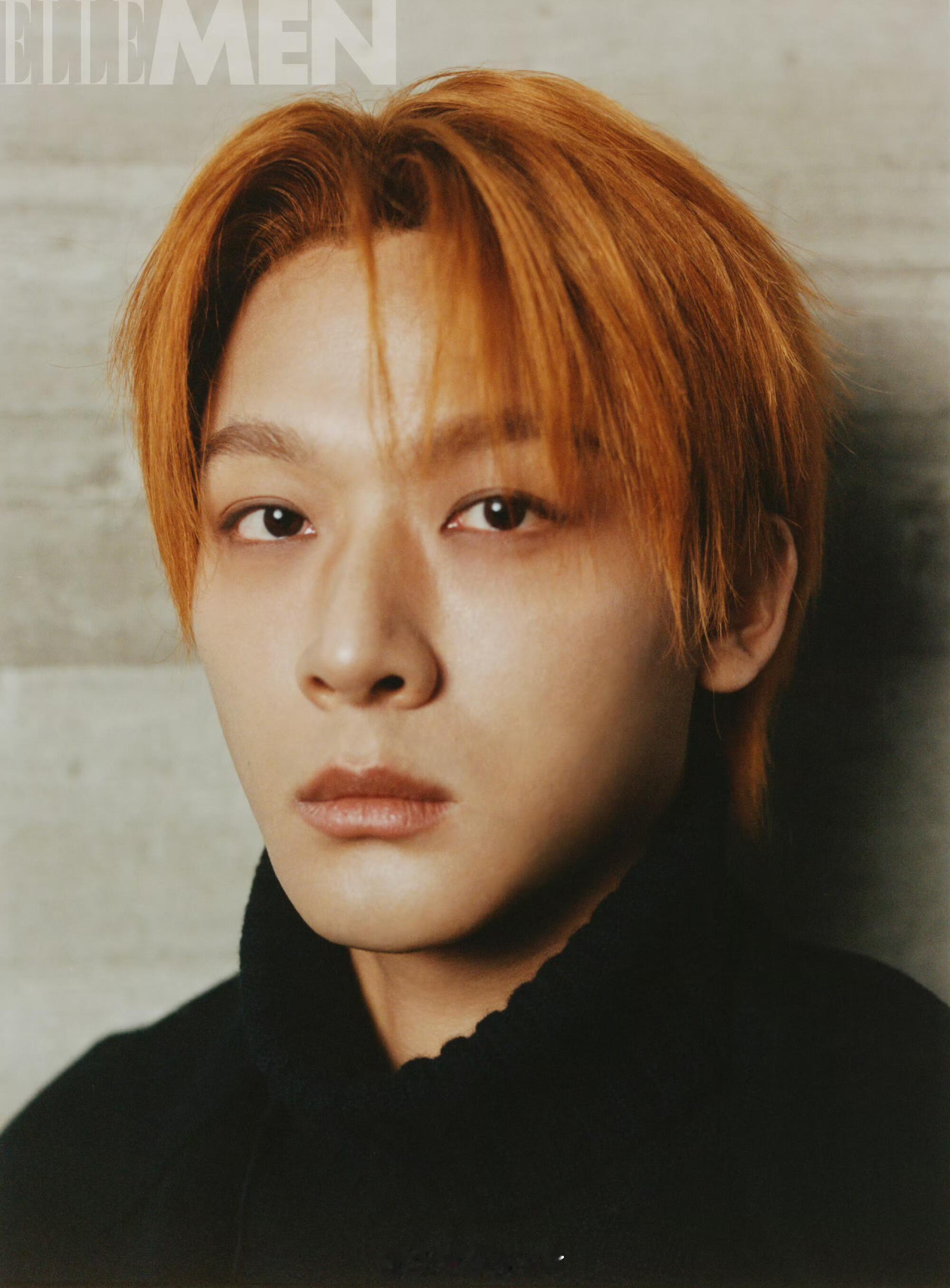 张晚意身着TOM FORD 2025秋冬男装系列出镜《睿士ELLEMEN》十一月