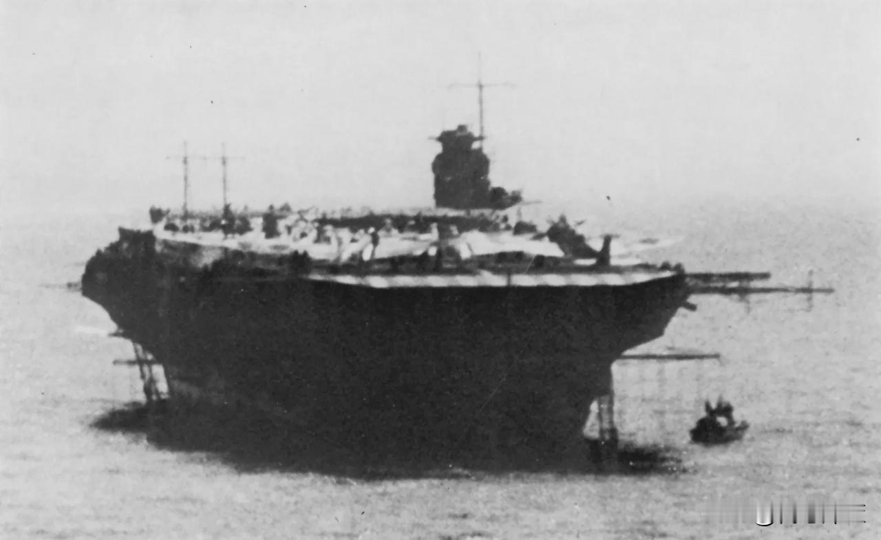 1939年停泊青岛的侵华日军“苍龙”号航母
照片具体日期：1939年3月28日，