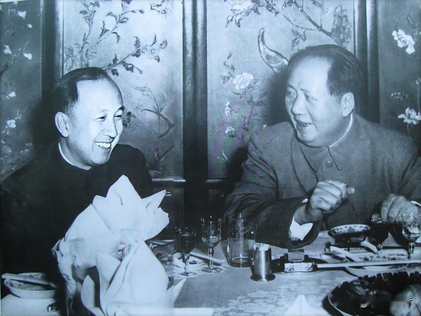 🌍兼容包容，广纳贤才！🙏敬爱的毛主席，敬仰您博大胸襟，赓续不朽纳贤箴言！世间
