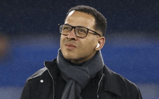 每日电讯报著名记者Matt Law的最新报道，切尔西的目标是在2026年至少引进