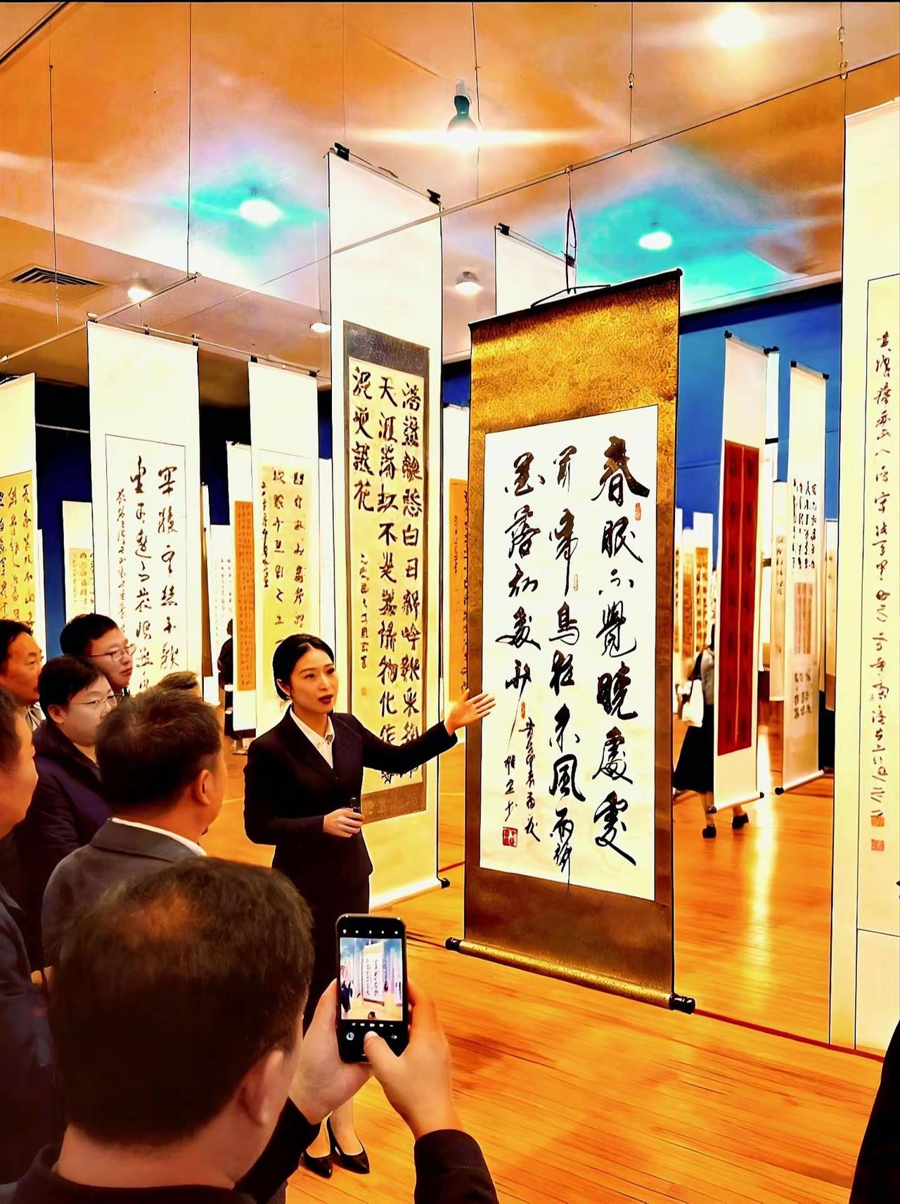 书法是文化自信重要来源 书法展现场 文化在笔尖发光 书法