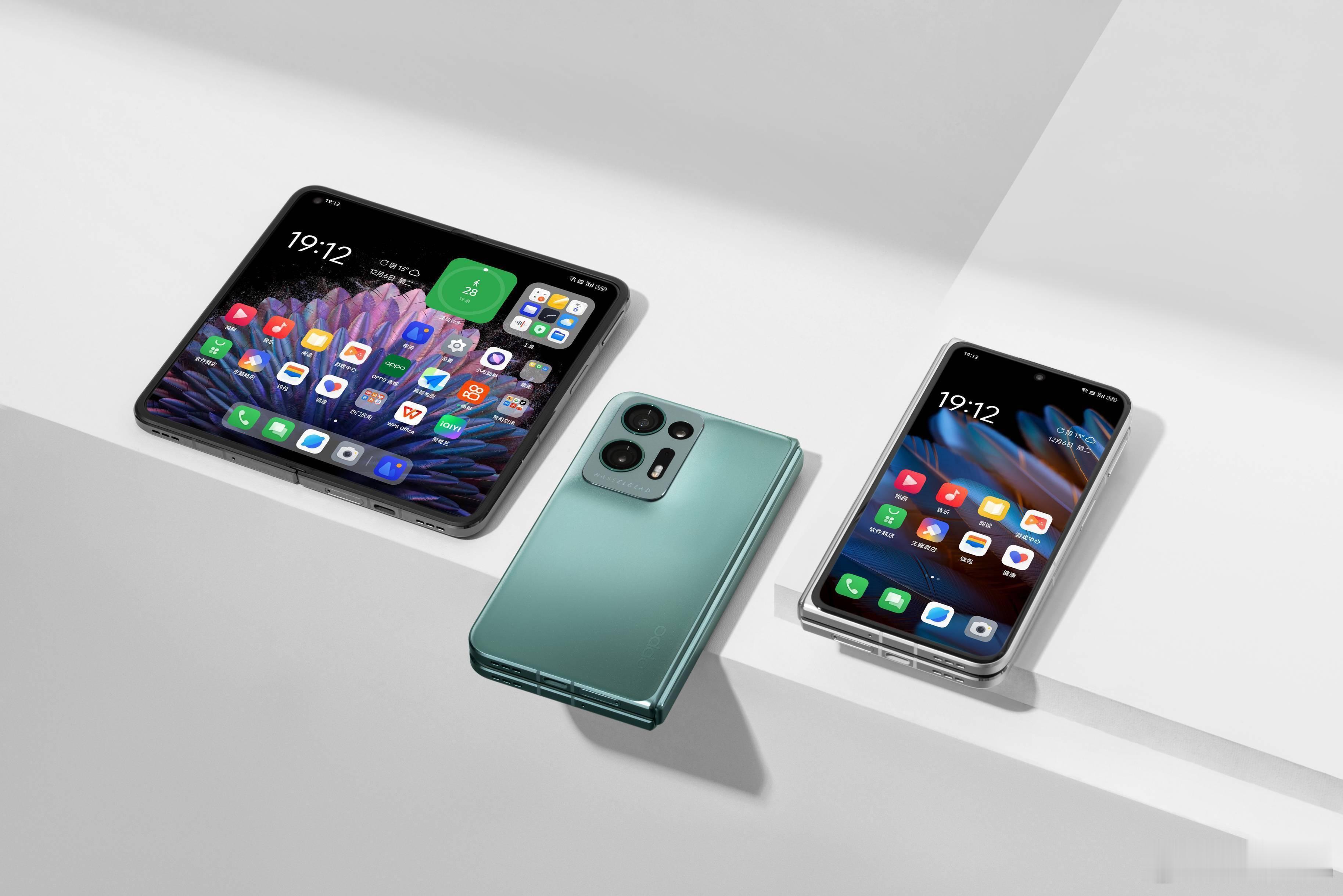 iPhoneFold模型曝光这种比例，很像oppo出的第一款折叠屏find N系