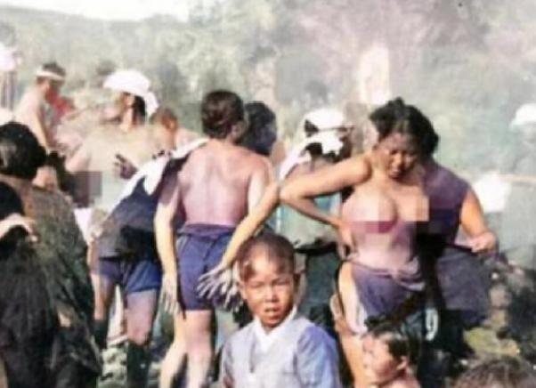 上世纪韩国济州岛有一群独特的女性，她们下半身仅穿一条短裤，聚集在海岸边，她们是济