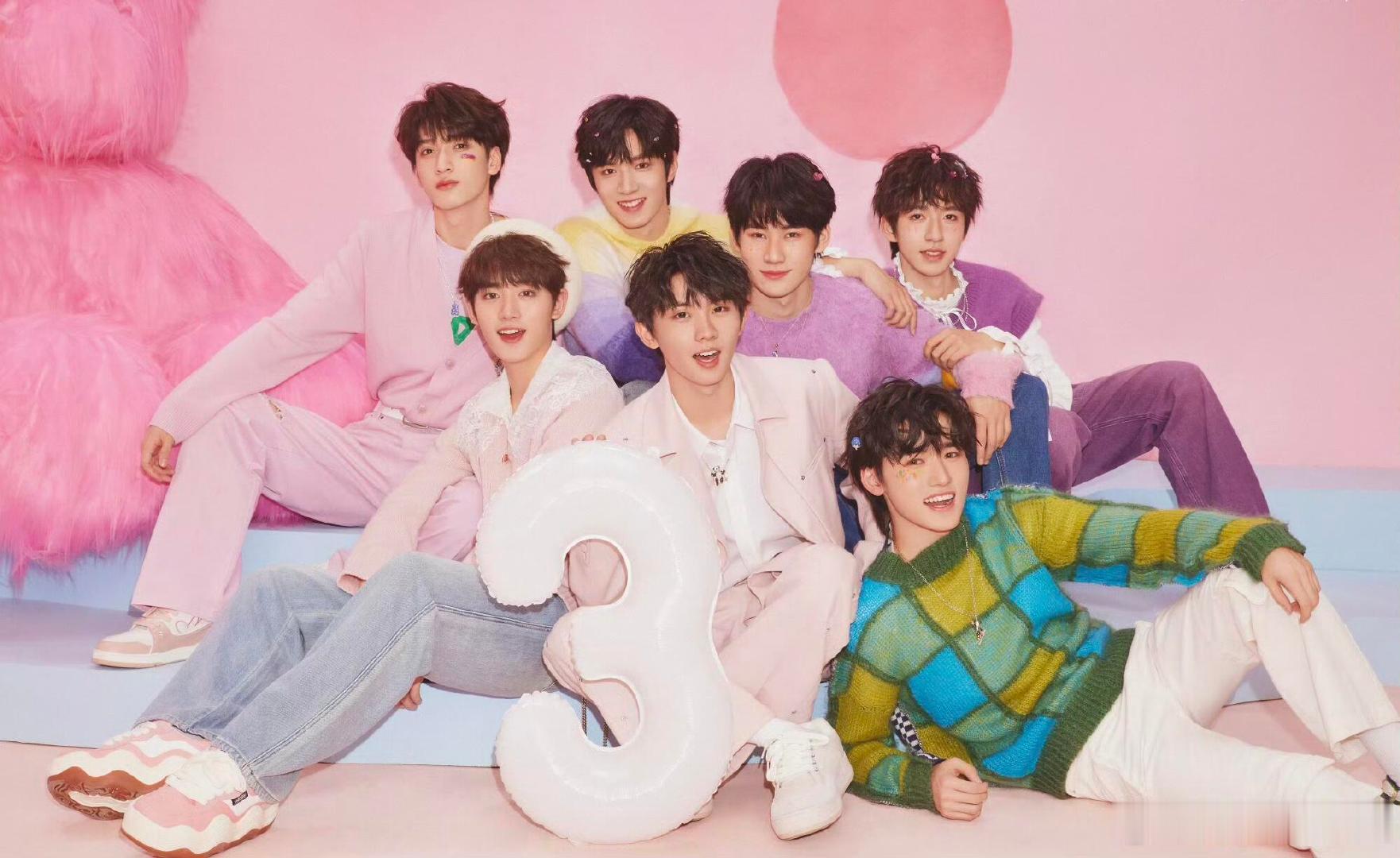 时代少年团hi6路透像走秀 时代少年团全员hi6路透 你好星期六七个人凑一起的化