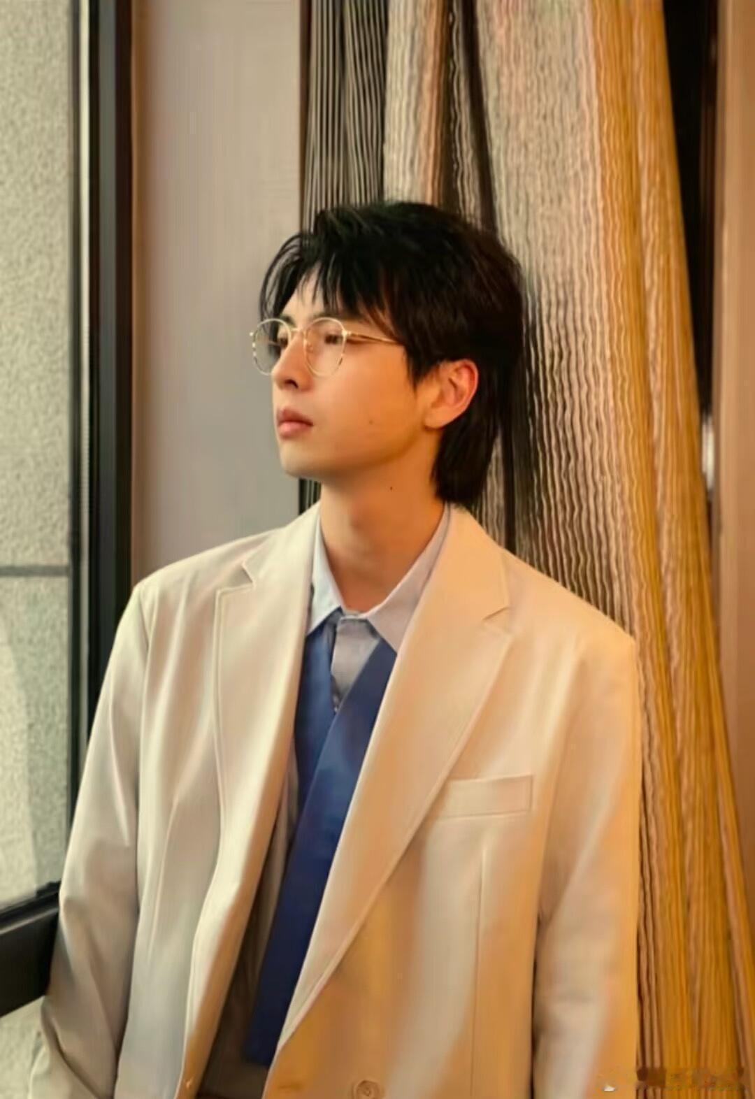 蒲熠星他还是从前那个少年蒲熠星这次不跨界了回主场了 重回主场的蒲熠星，自带光芒，