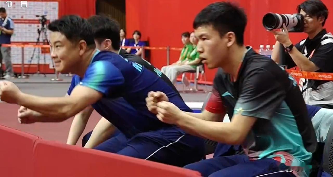 中国大满贯男女单打八强全部落位，男单的没落肉眼可见！

女单八强国乒占据半壁江山