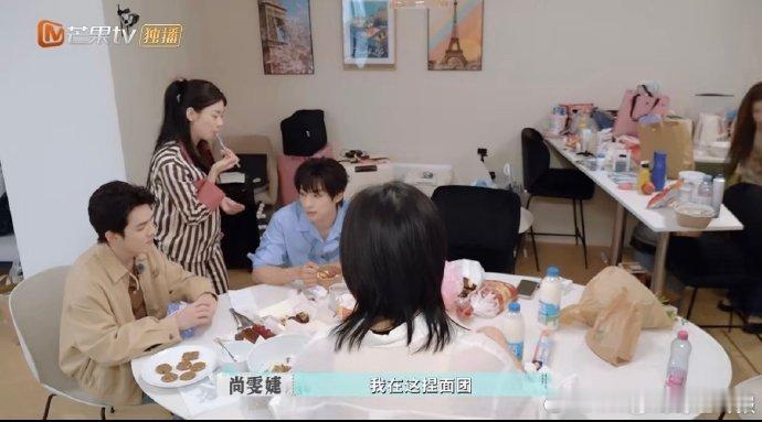 李佳琦是尚雯婕的灵感来源李佳琦[超话]李佳琦的努力和坚持一直很打动人，尚雯婕将他