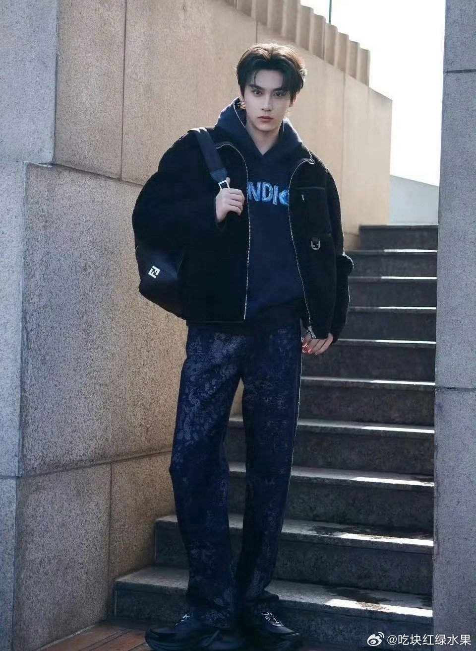 田栩宁今日活动图 打几分田栩宁FENDI上班