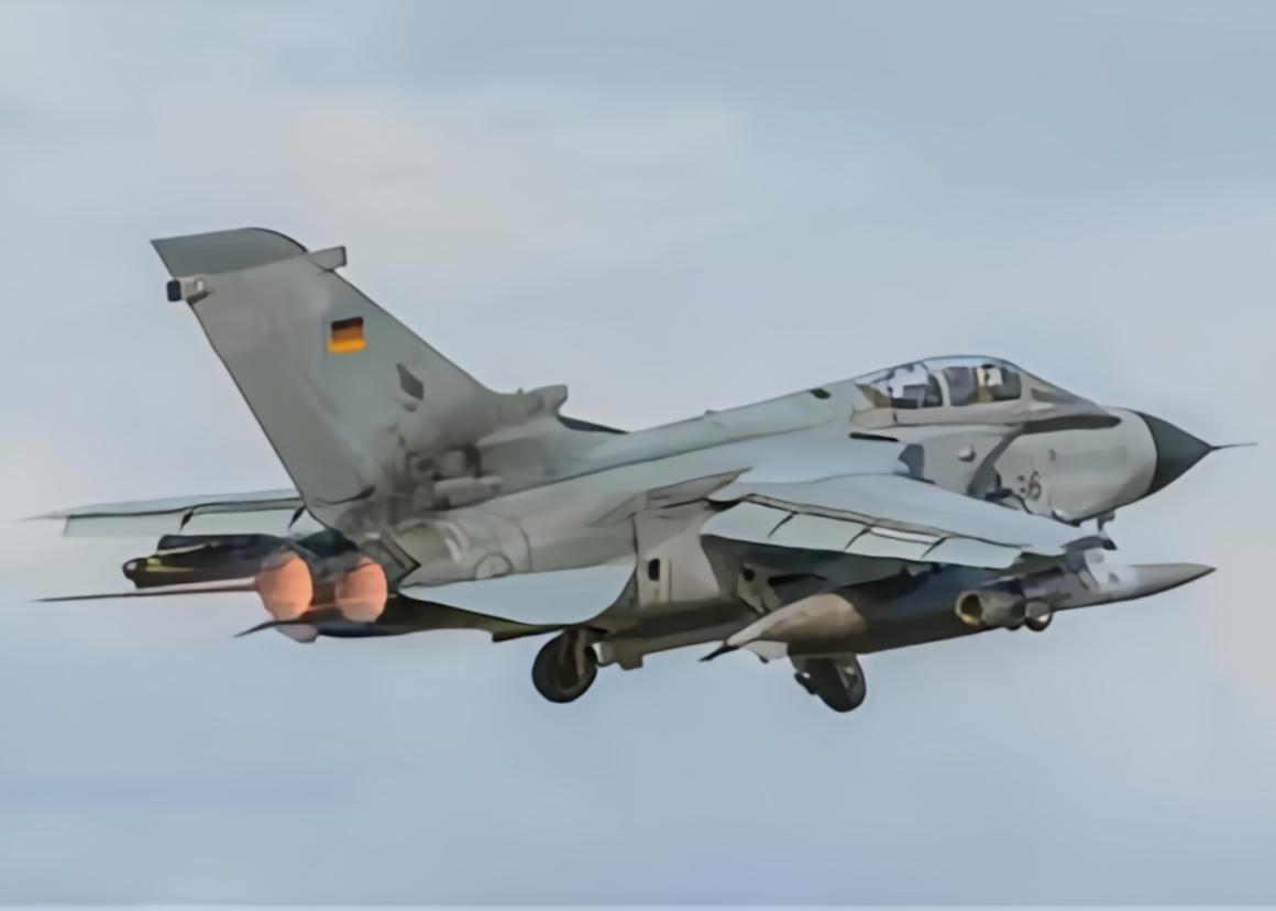 欧洲“狂风”战斗机“狂风”（Tornado）是由德国、英国和意大利联合研制的一款