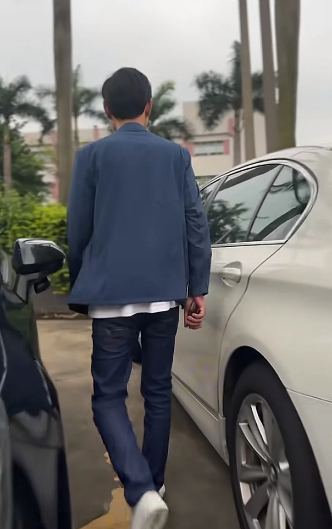 冒牌“雷军”突然火了，
友商想破脑袋也想不通，泼天的流量到底从哪里来的，长城炮好...