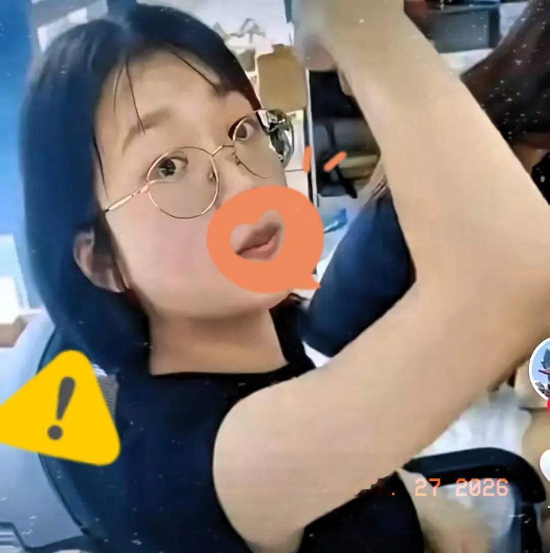 杭州那个外卖员被恶意投诉的事，热搜挂了好几天。

大家都在痛斥那个嘴里还嚼着肉、
