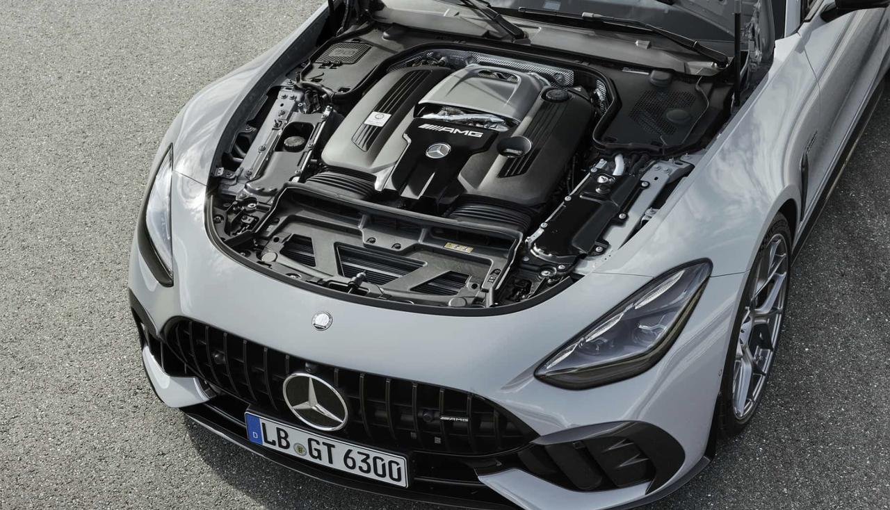 全新AMG V8发动机年内问世
前几年奔驰AMG围绕小型化内燃机和电动化技术展开