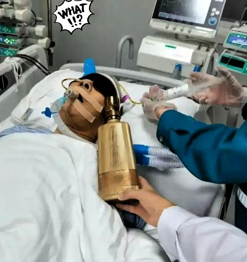 捡瓶“白酒”喝瞎眼！这悲剧，早该被堵住了
 
郑州大爷捡两瓶“白酒”喝，差点丢了