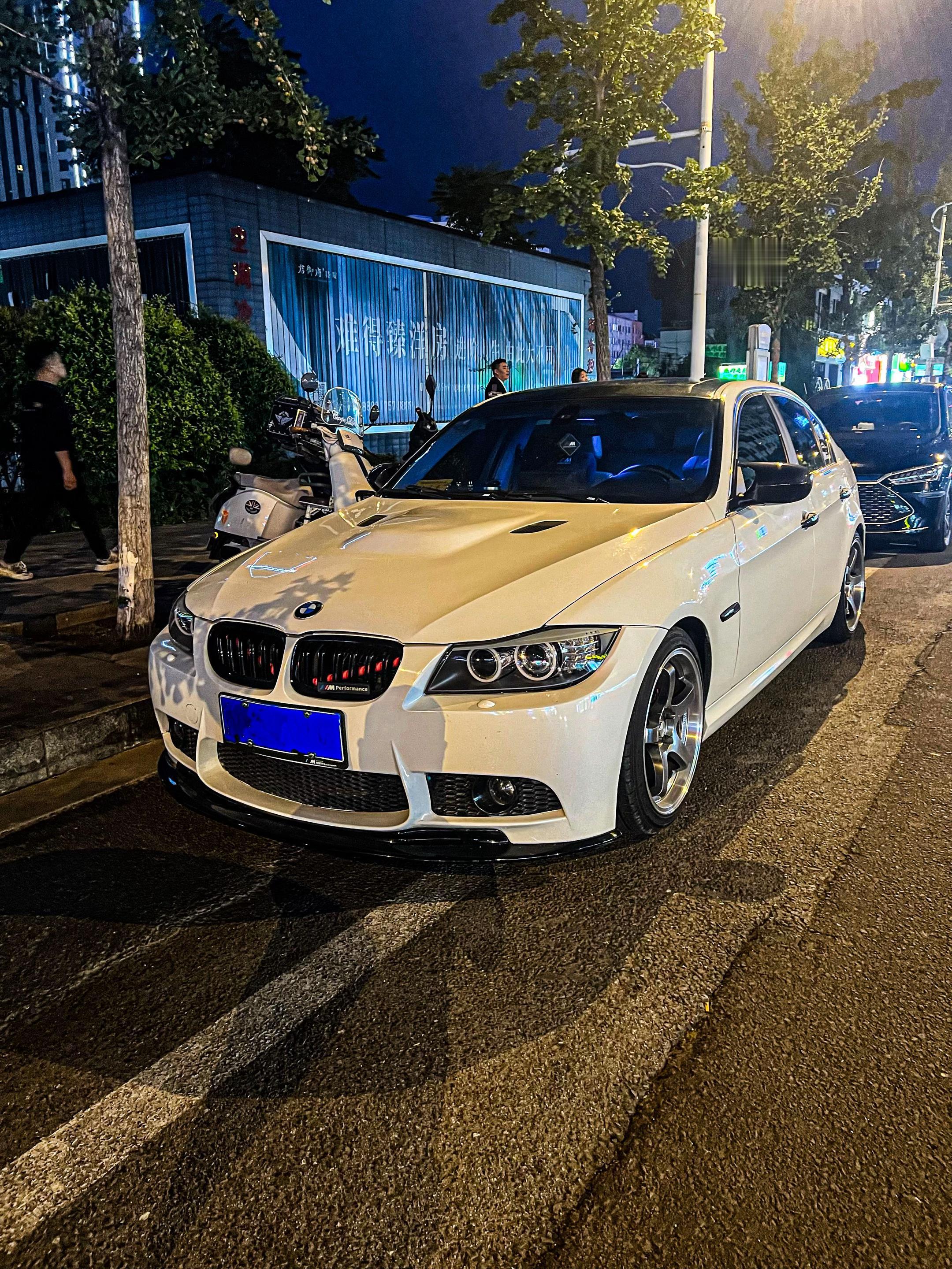 即使它不能替你发言 那它也陪你走过无数的路 陪你看过无数的风景