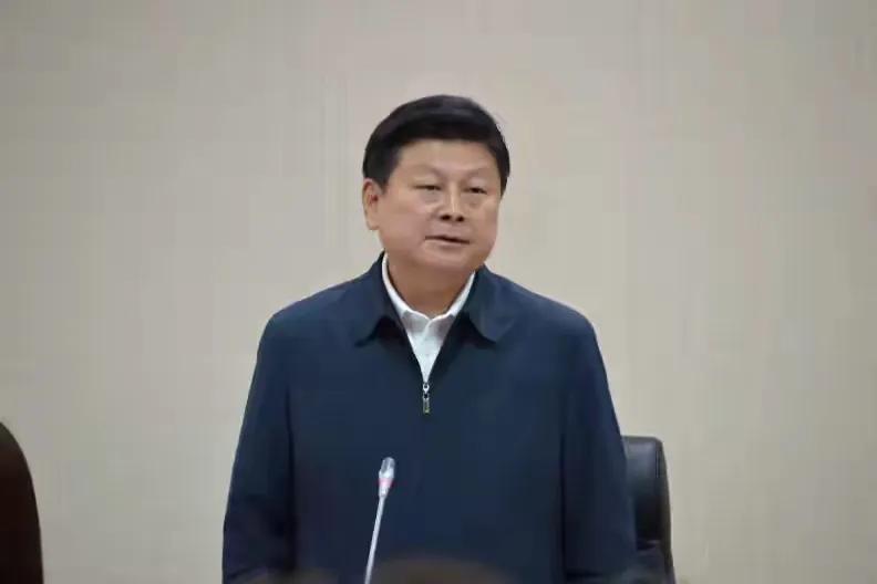 国民党傅崐萁今（12日）在脸书发文宣布，国民党立院党团今日下午将前往接机，迎接郑