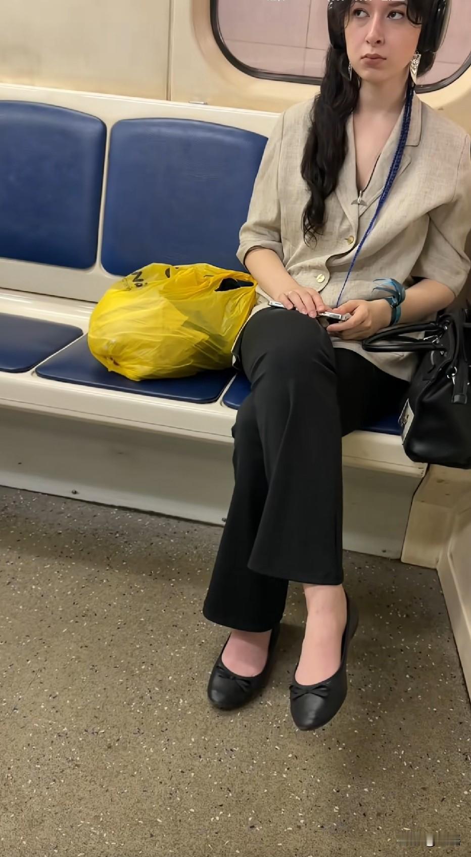 这颜值在国内不知道被捧成什么样