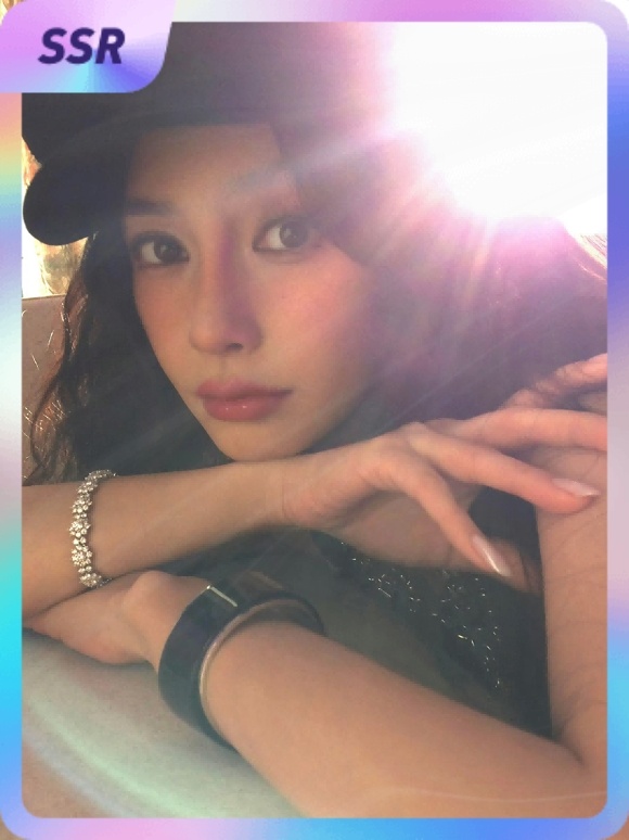 angelababy[超话] 集卡互助ing~送你一张“出发吧，假期！”SSR卡