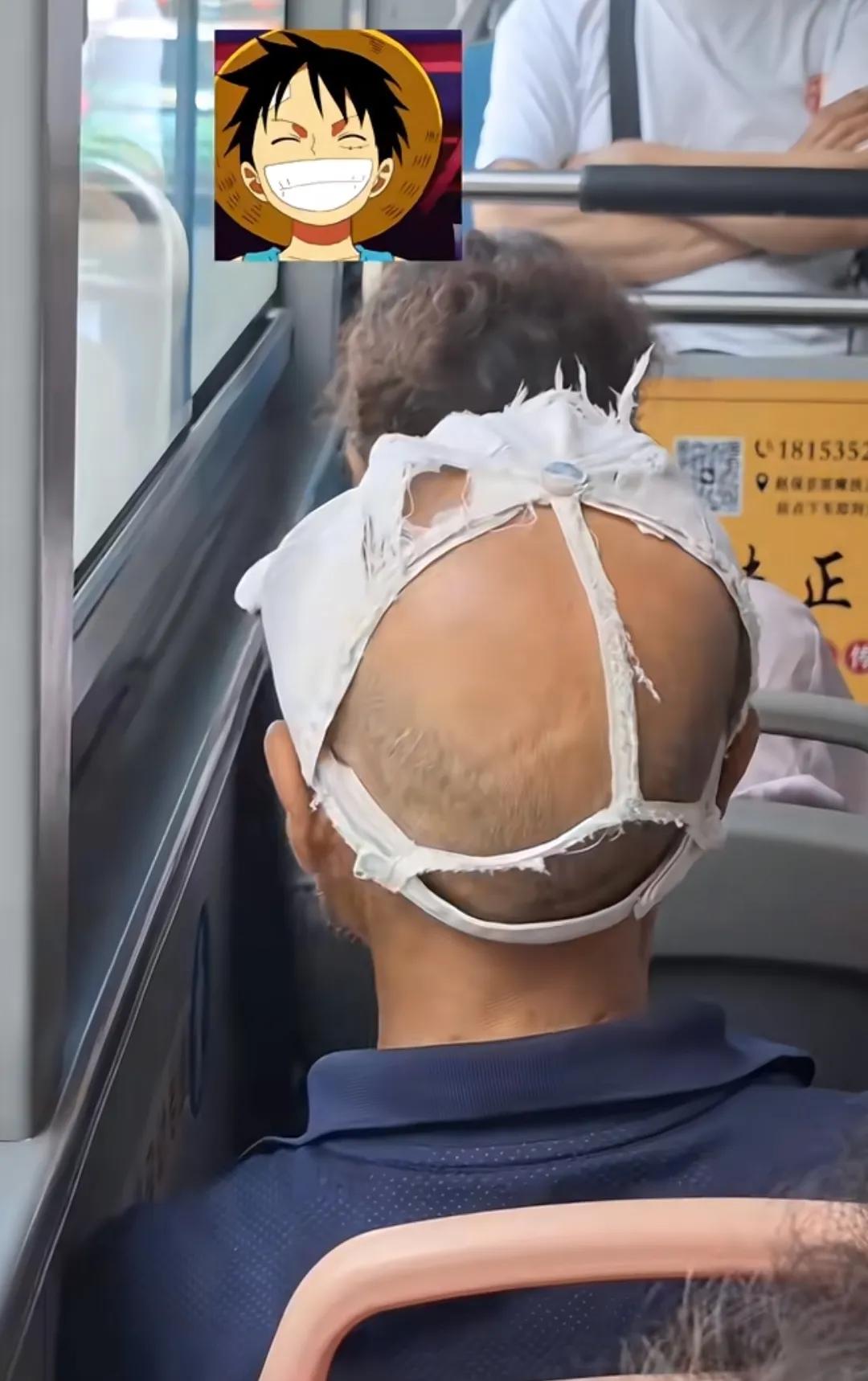 大爷的帽子真个性！这是巴黎世家哪一款？[捂脸]