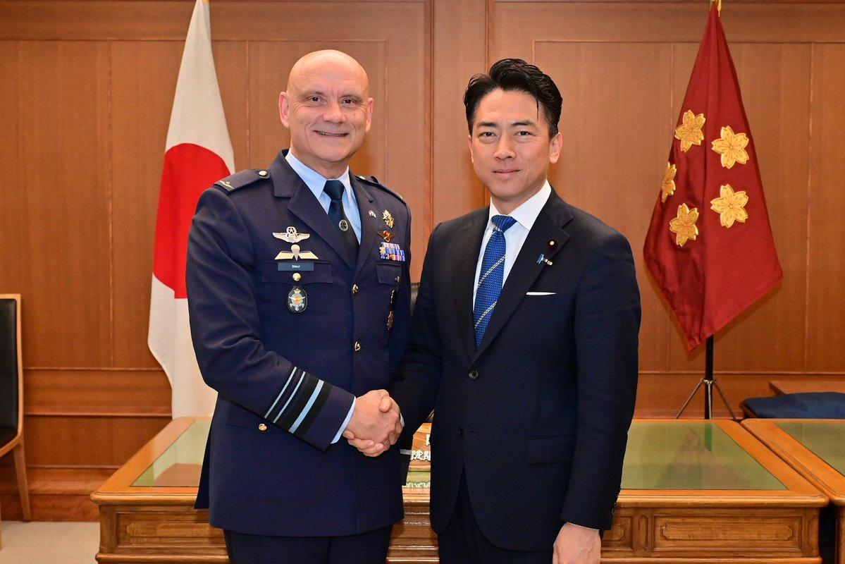 日本防卫大臣小泉进次郎：
今天（26日），我们接待了荷兰皇家空军和太空军司令施托