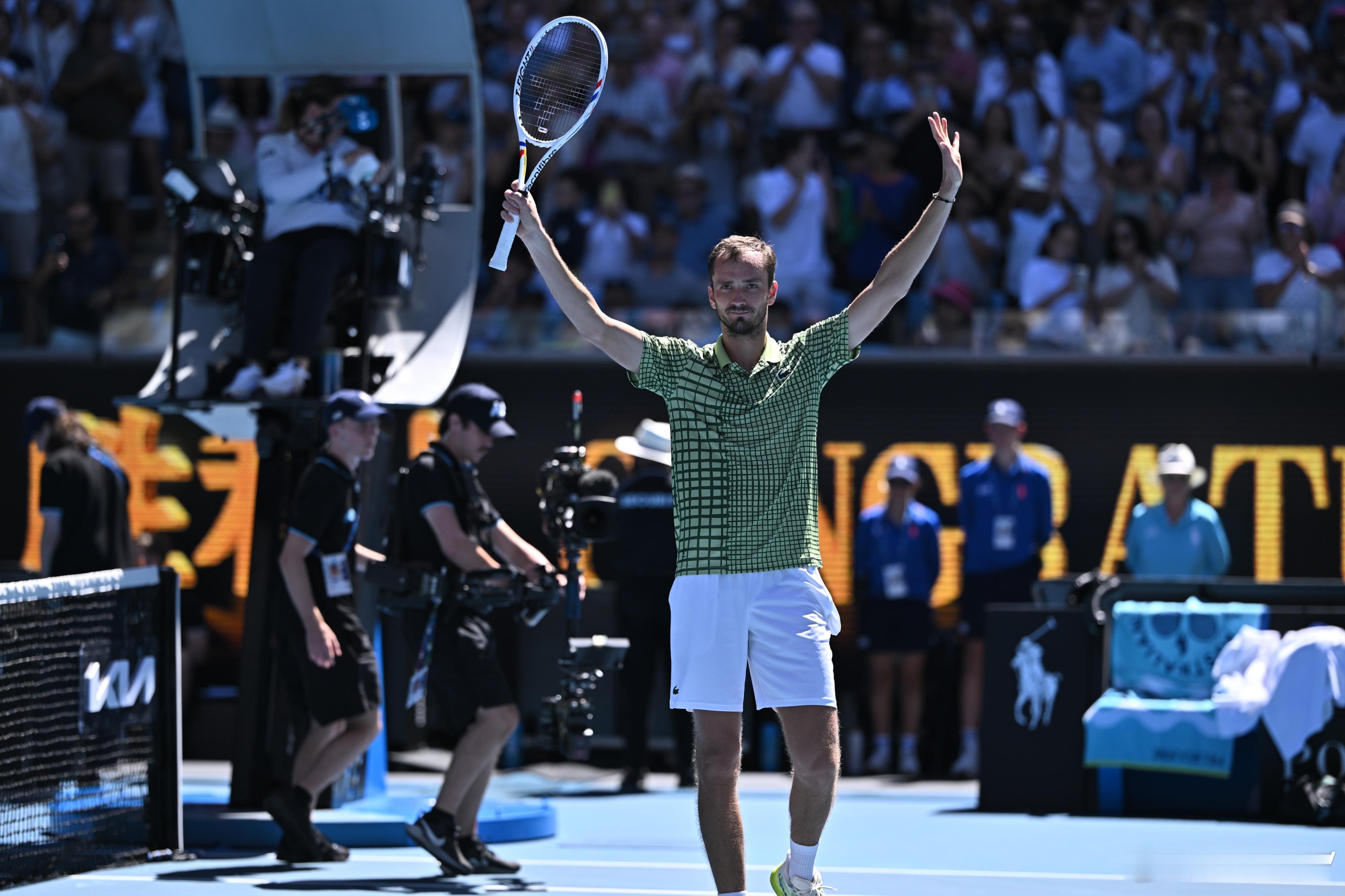 五盘见真章!梅总真能扛!毛罗真白忙!梅德韦杰夫逆转进澳网16强梅德韦杰夫澳网再战