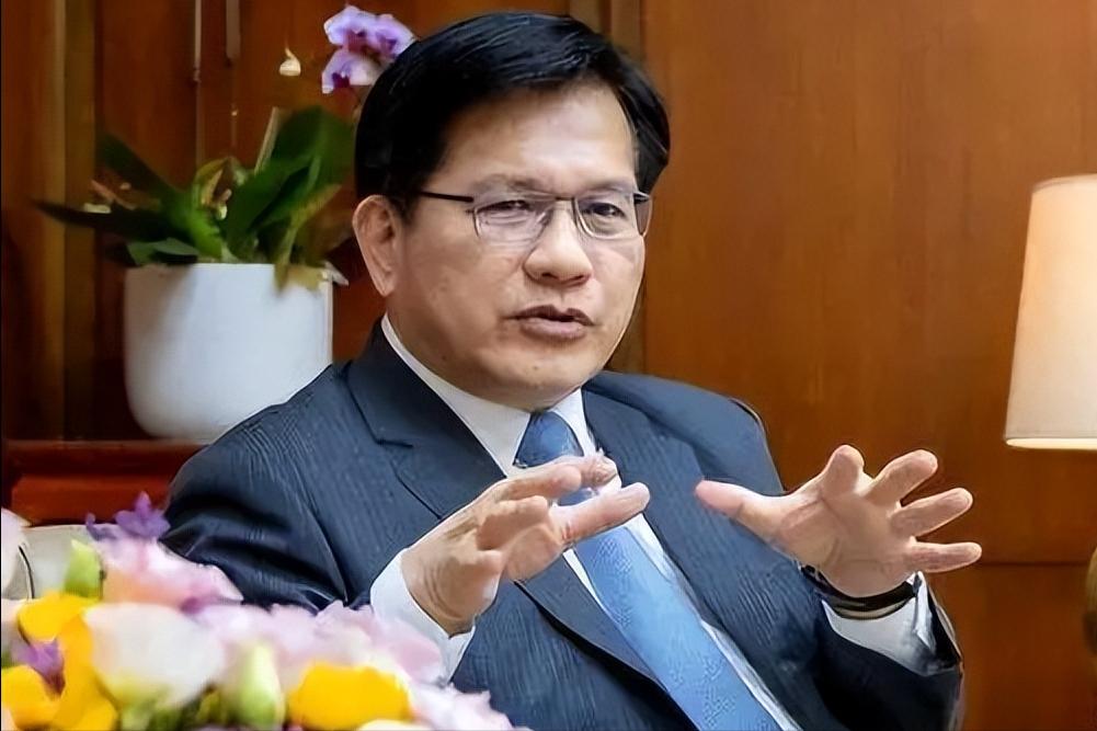 台当局高层秘密抵达非洲，包了一架飞机穿越多国领空，但还是晚了一步：没赶上！

4