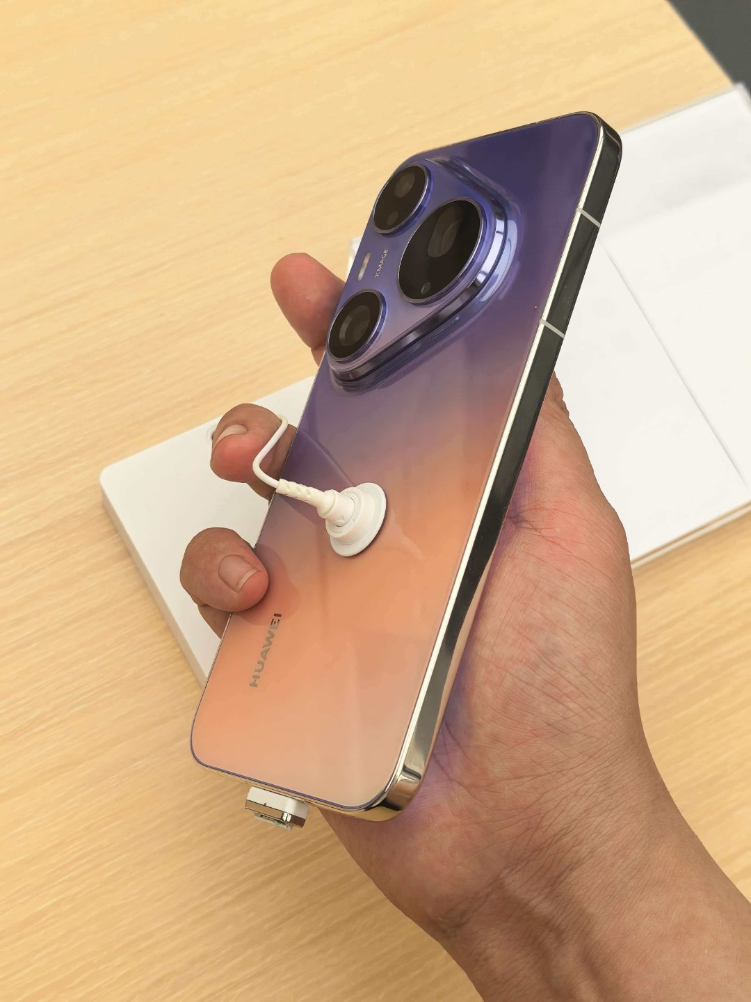 华为 Pura 90 Pro Max 发布，12GB+256GB 售价 :649